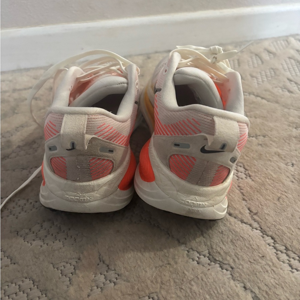 Nike Women’s Shoes - Picture 9 of 9